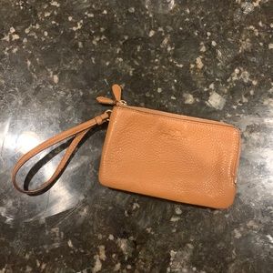 NWOT Coach Pebble Leather Double Corner Zipper Wristlet in Saddle